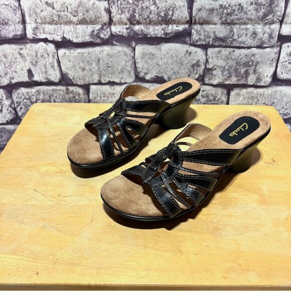 Clarks Black Leather Upper Slip On Heels Size 8.5 - Picture 1 of 7